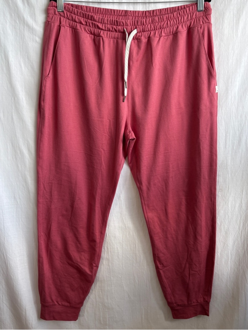Vuori Women's Jogger Pants in Dusty Rose